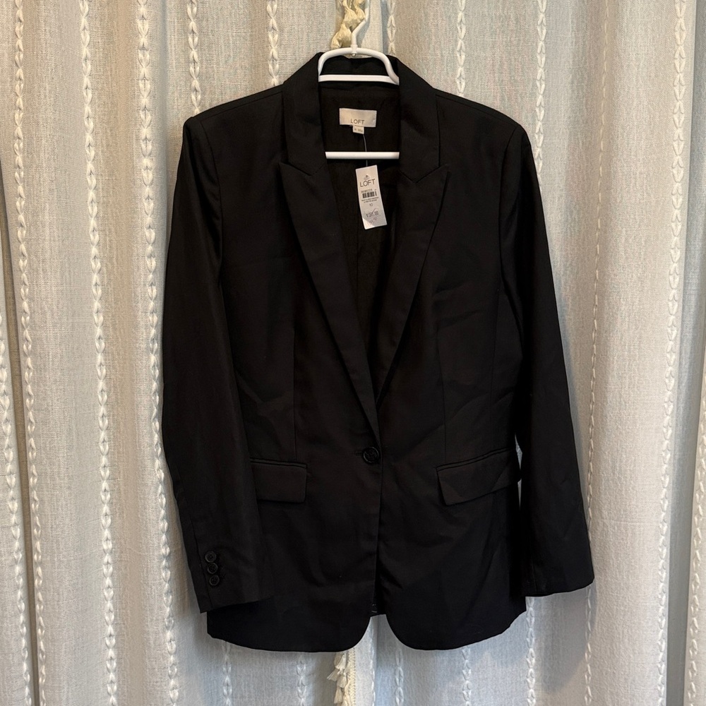 LOFT NWT Black Blazer